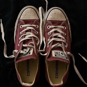 Dark red low rise Converse